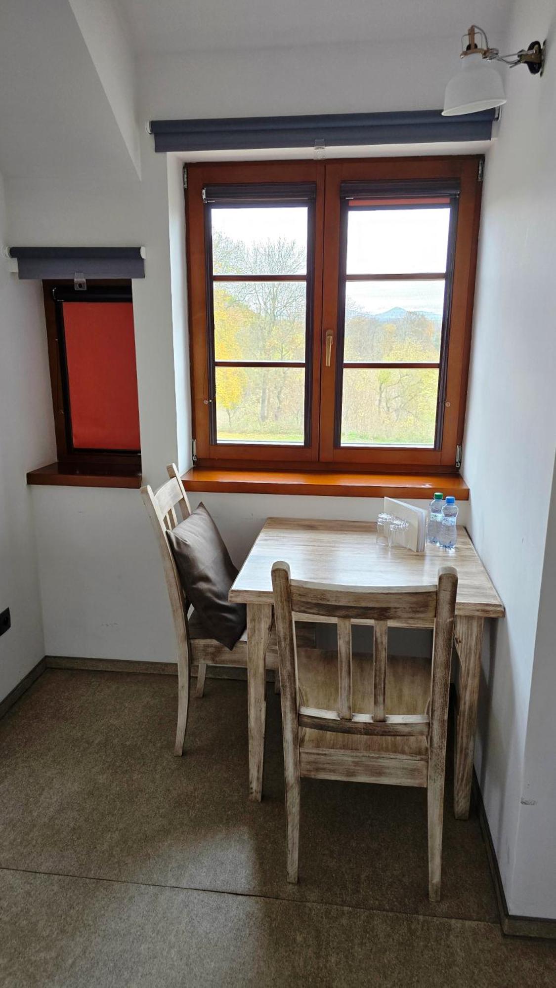 Dvur Perlova Voda Budyne nad Ohri Exterior photo