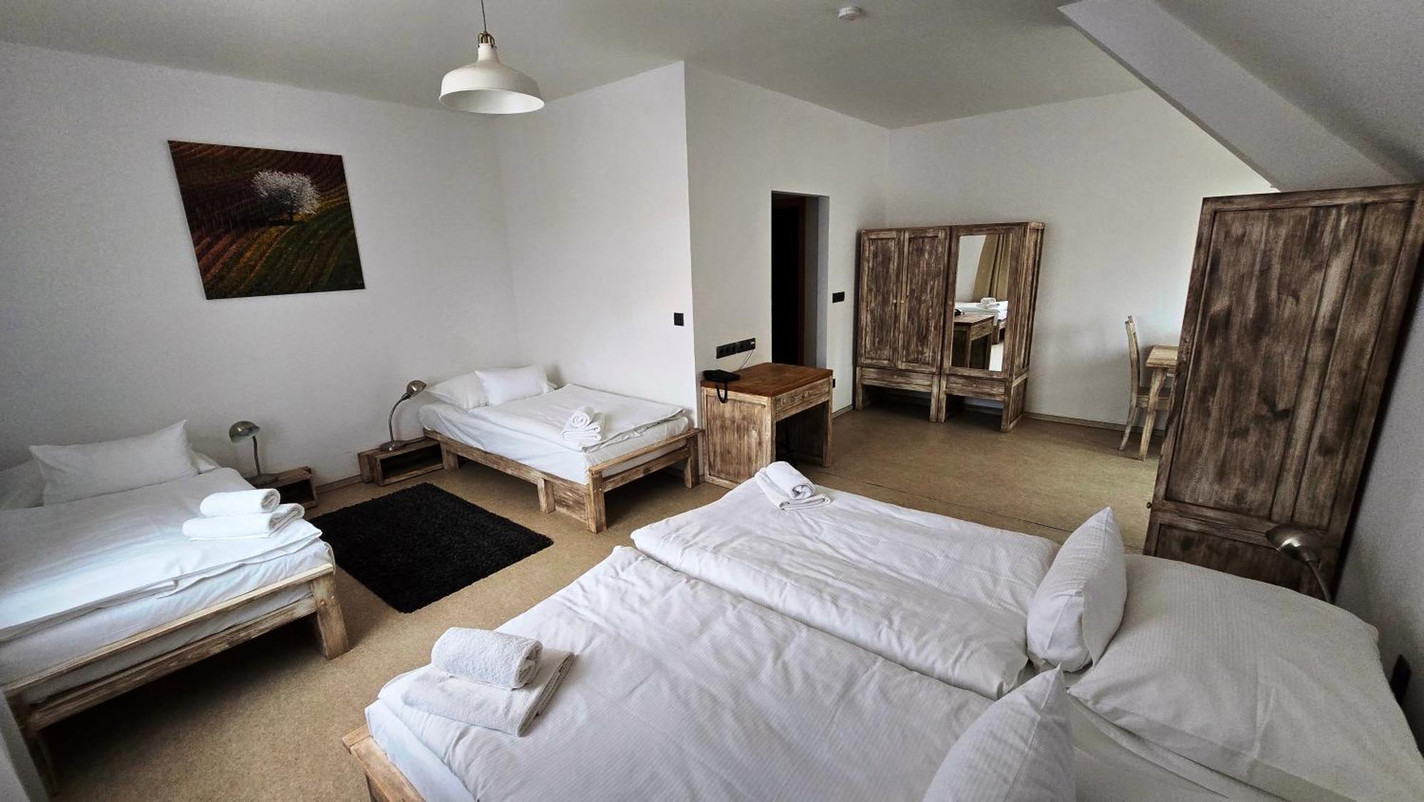 Dvur Perlova Voda Budyne nad Ohri Exterior photo