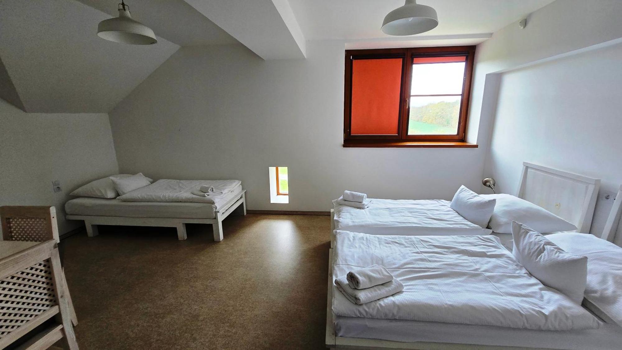 Dvur Perlova Voda Budyne nad Ohri Exterior photo