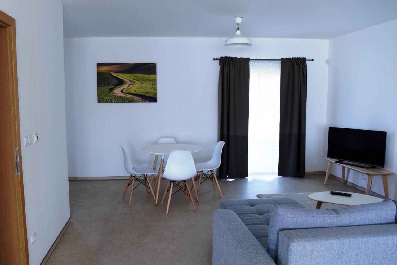 Dvur Perlova Voda Budyne nad Ohri Exterior photo