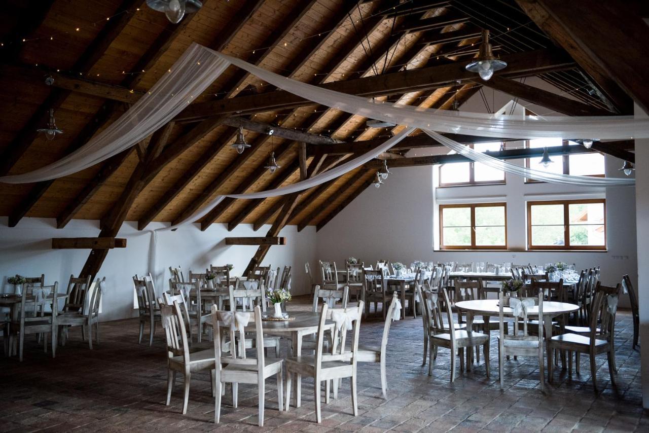 Dvur Perlova Voda Budyne nad Ohri Exterior photo